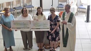 Je 5 000 Euro gingen an den Verein "Frauen helfen Frauen im Kreis Böblingen" und den Ambulante Kinder- und Jugendhospizdienst Landkreis Böblingen.